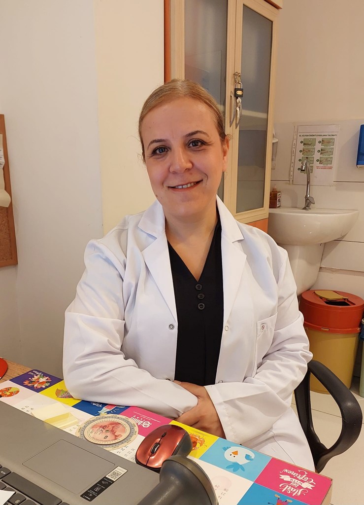 Hemşire Ebru Sakarya